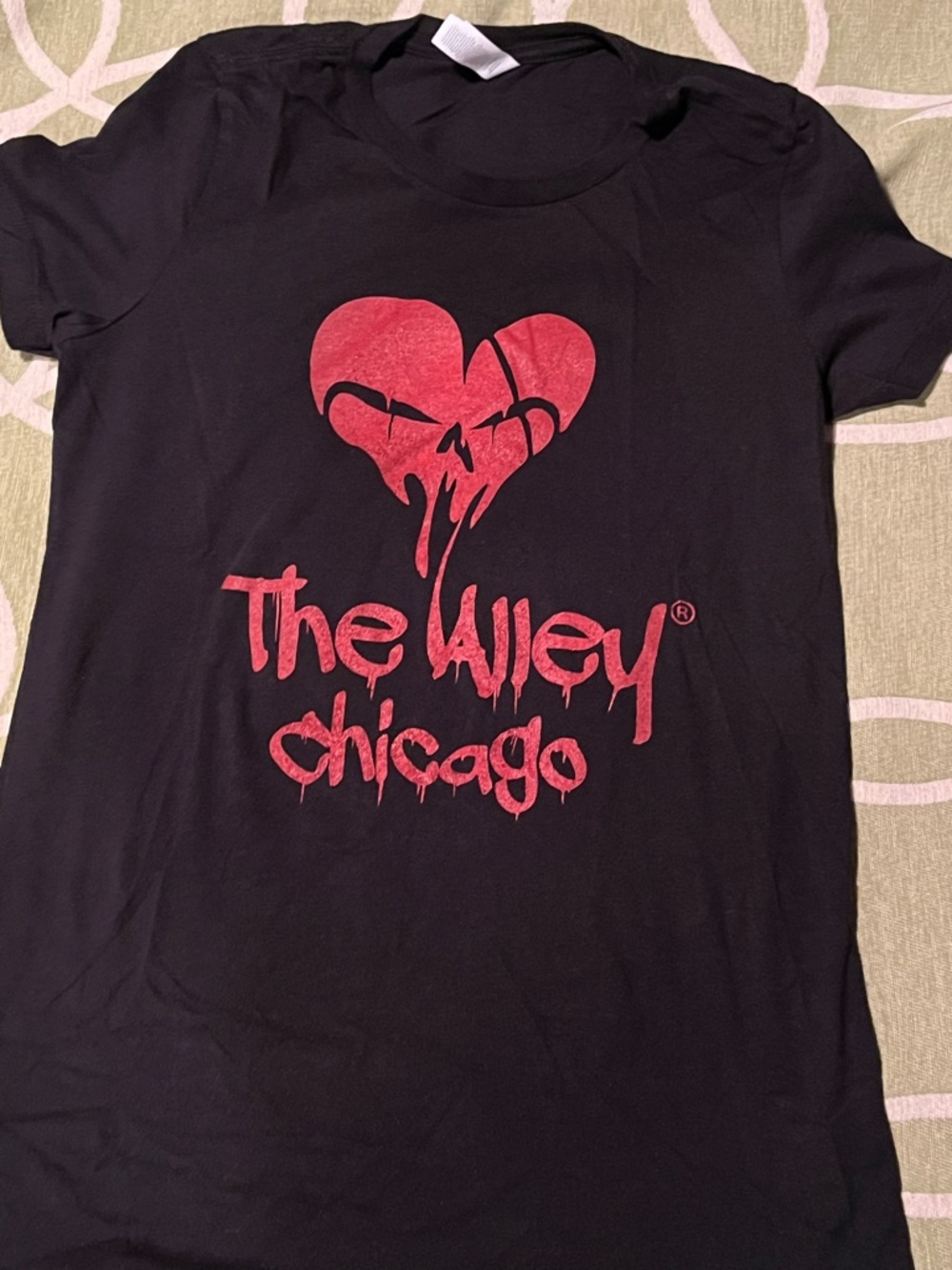 Women’s Graphic T Shirt Size M (Slim Fit)